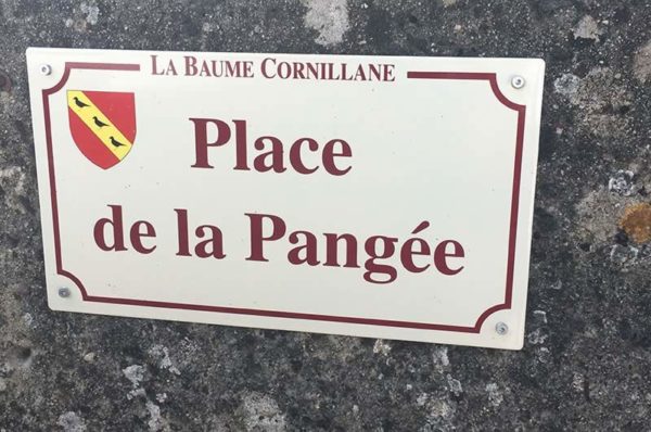 LA PANGEE-RESTAURANT-place du village